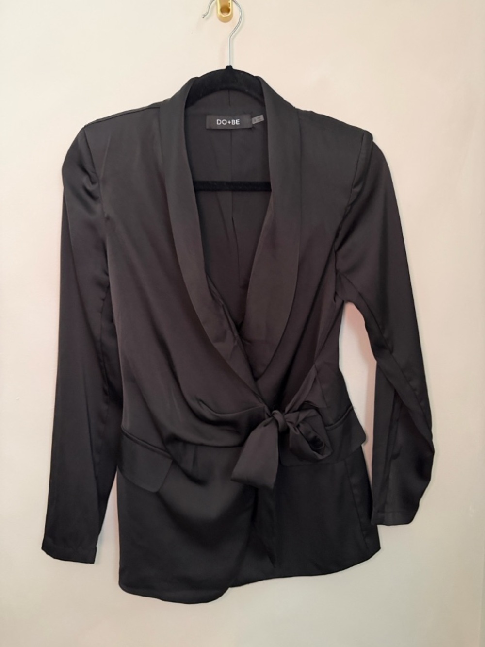 DO+BE Black Satin-Look Tie-Waist Blazer